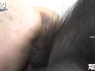 Zoofilia Comendo Cadela