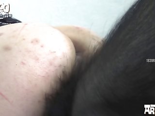 Zoofilia Comendo Cadela